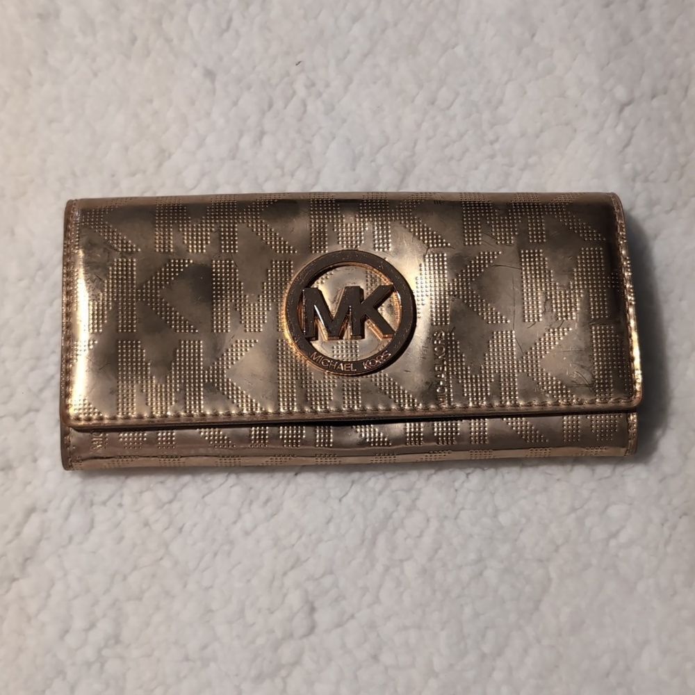 Michael Kors Rose Gold Wallet - Picture 1 of 8